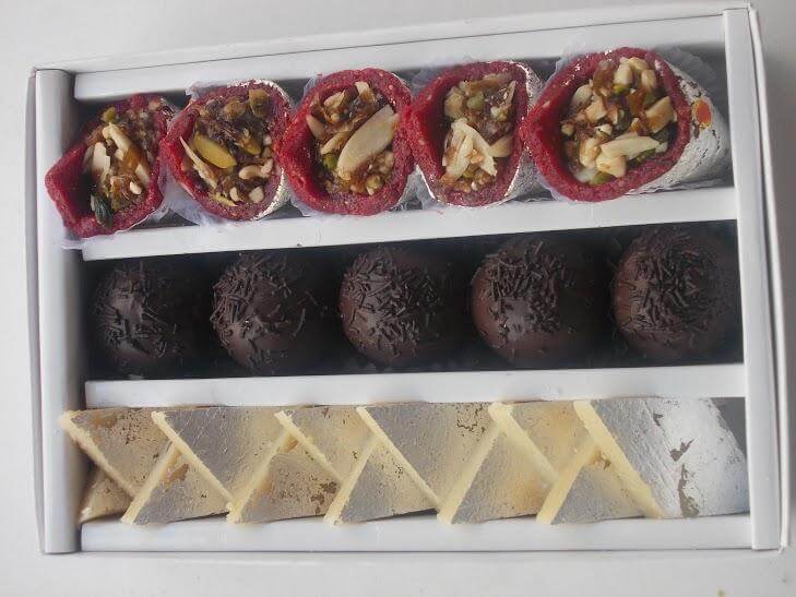 Anjeer Pan, Kaju Barfi, Chocolate Sweet 500 gm – India