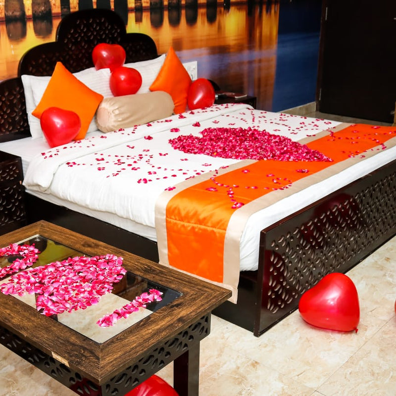 Surprise Your Love with a Romantic Room Decoration in India