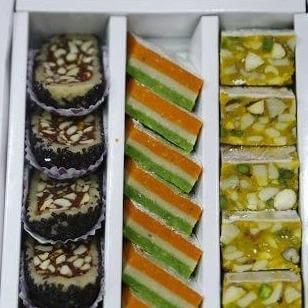 Kaju Chocolate Rocket, Kaju Tiranga Barfi, Special Kaju Kesar Dry Fruit Barfi 1Kg