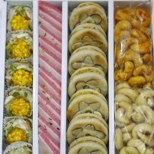 Kaju Strawberry Barfi, Kaju Dry Fruit Barfi, Kaju Dry Fruit Rosted, Fried Kaju 1 Kg